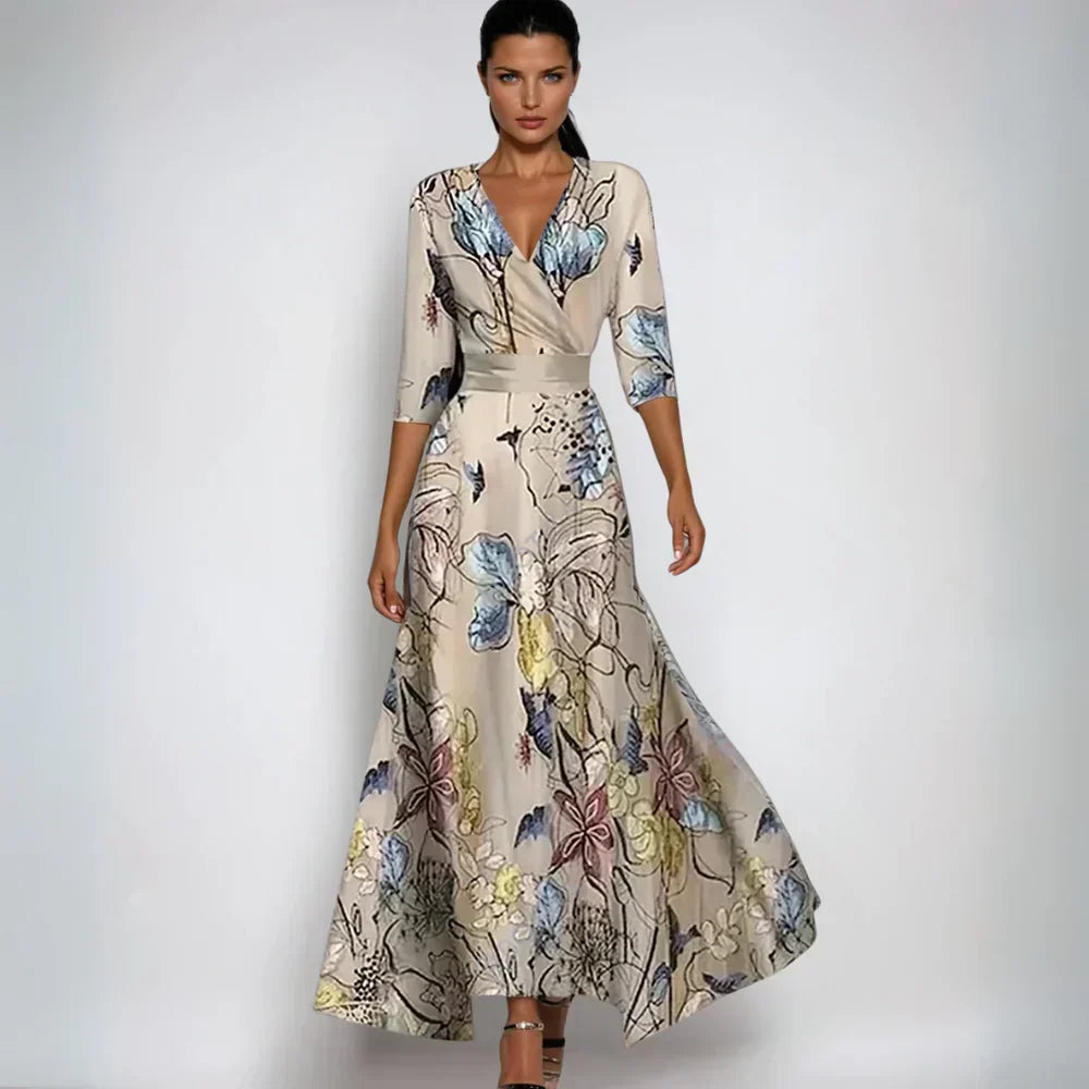 Chloe™ | Elegantna in laskava cvetna obleka