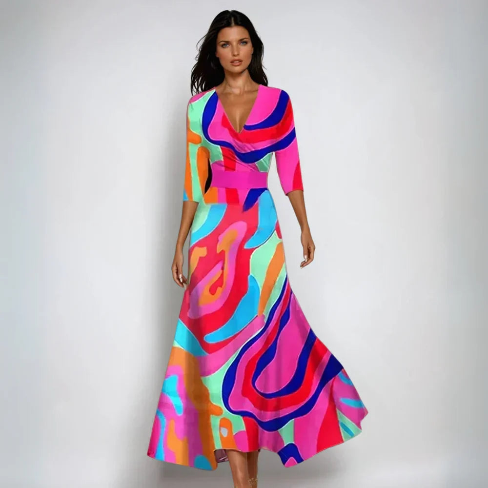 Chloe™ | Elegantna in laskava cvetna obleka