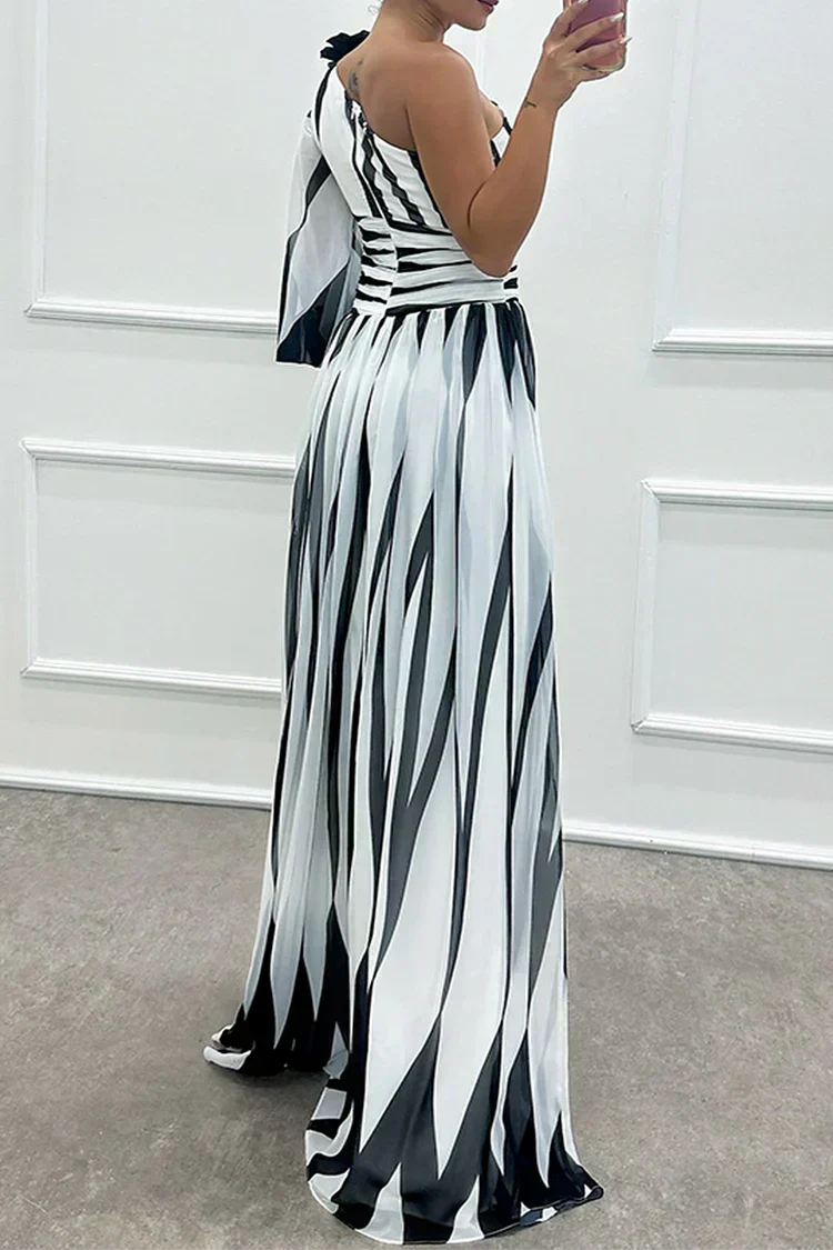 Hazel™ | Elegantna Maxi Obleka z Črtami in Odkritimi Rameni