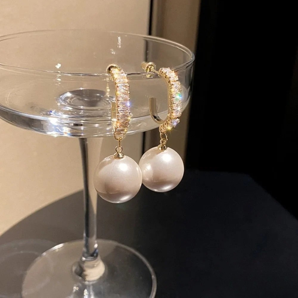 Elegantne Uhanje z Biseri in Zirconiji