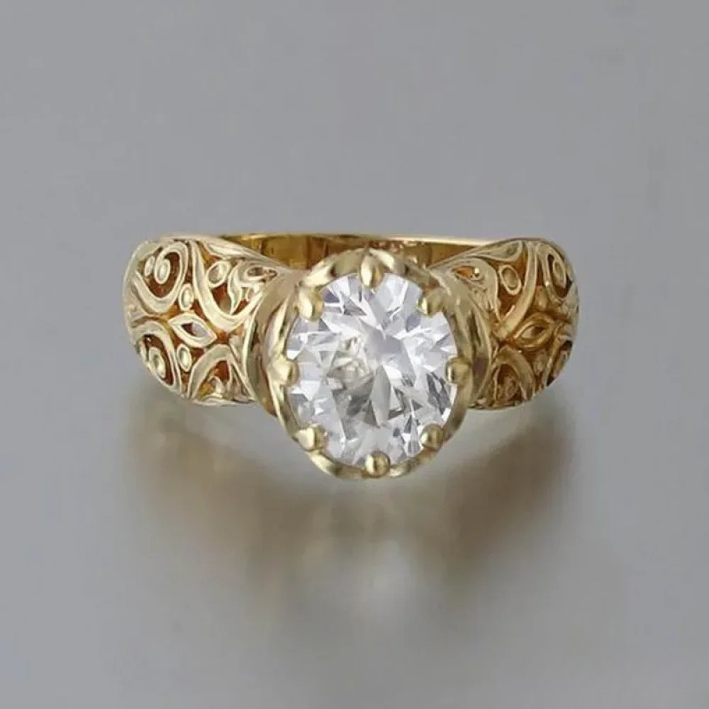 Eleganten Prstan z Belim Zirconom