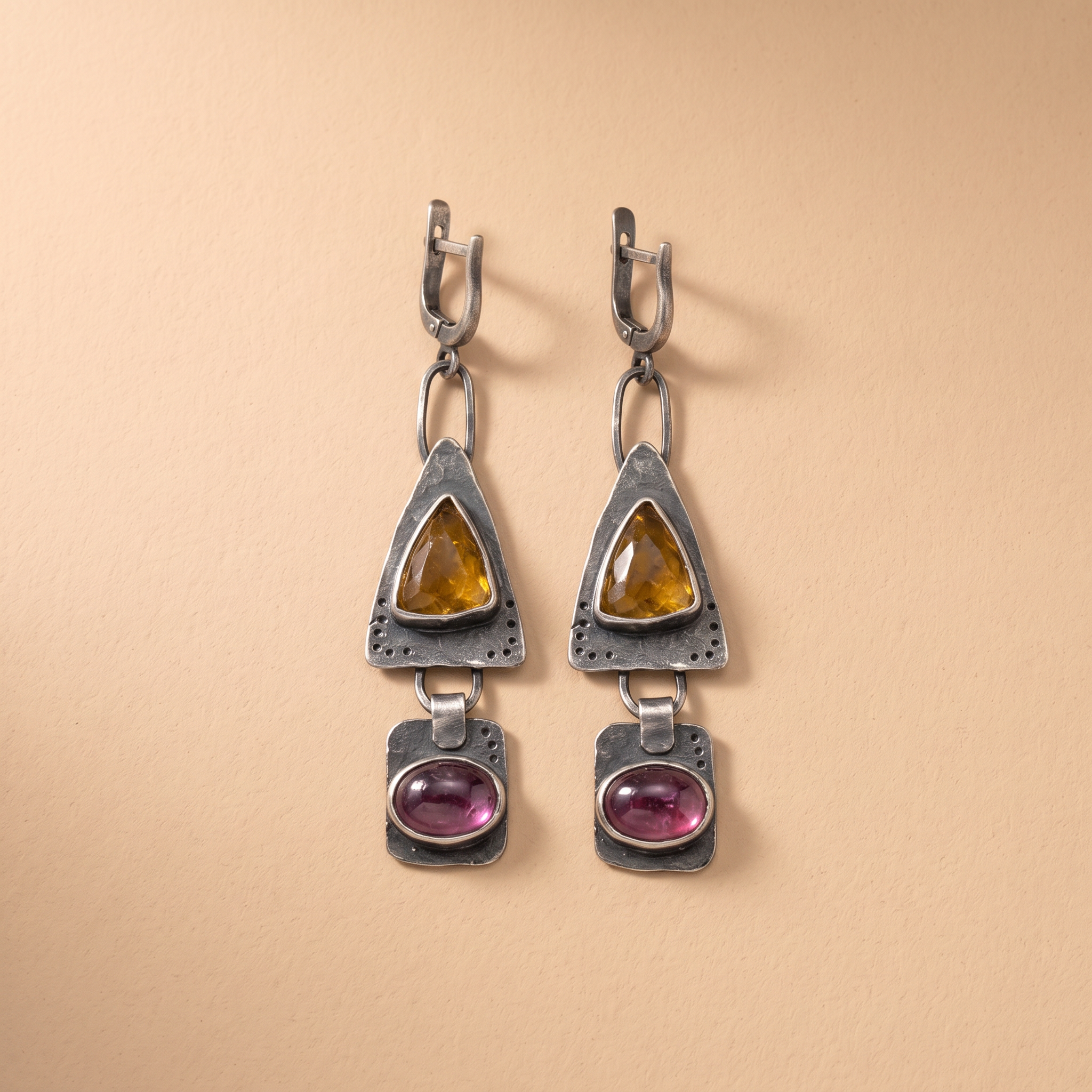 Vintage Triangle Uhani